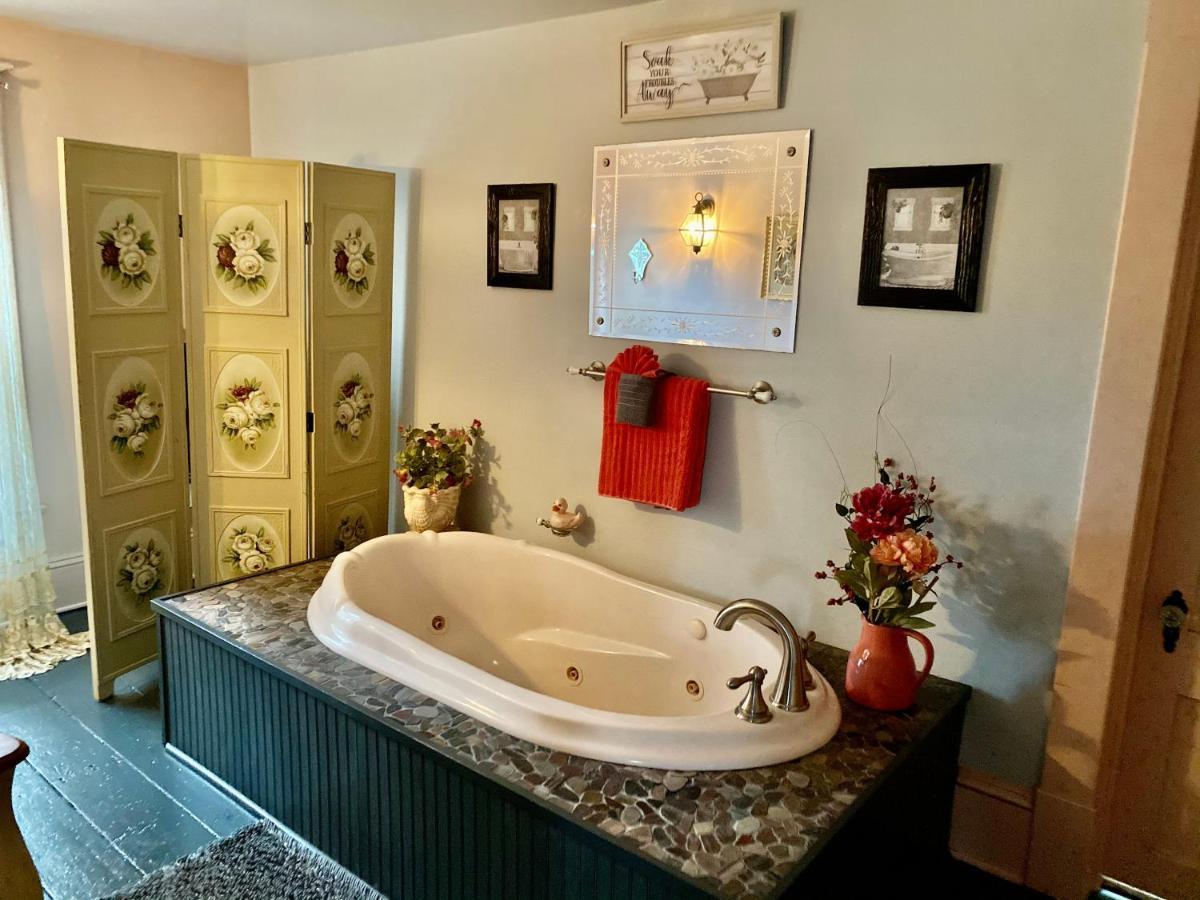 The Bella Ella Bed And Breakfast Canandaigua Exterior foto